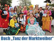 Bildband „Tanz der Marktweiber“ auf dem Viktualienmarkt am 01.10.2012 vorgestellt (©Foto:Martin Schmitz)